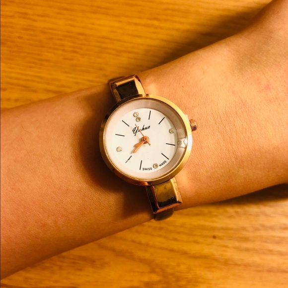 Black thin bracelet watch - Picture 1 of 4